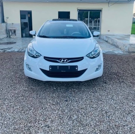 hyundai-avante-big-0