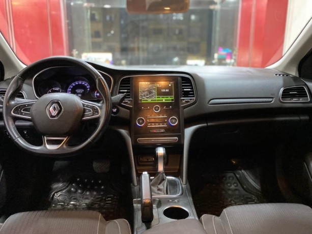 renault-megane-2019-big-3