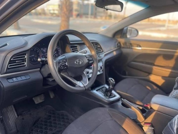 hyundai-elantra-ad-big-4