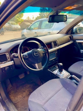 opel-vectra-big-3
